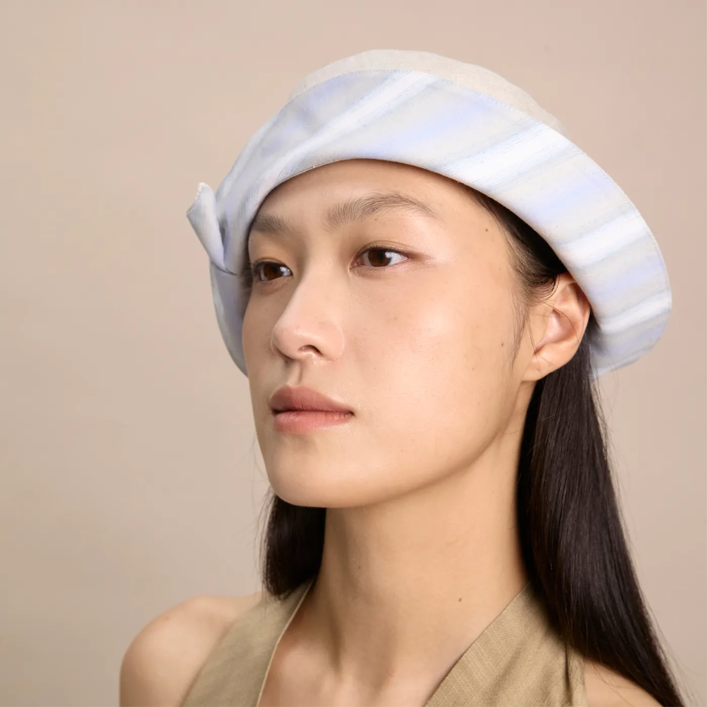 AB Side — Textured Light Grey