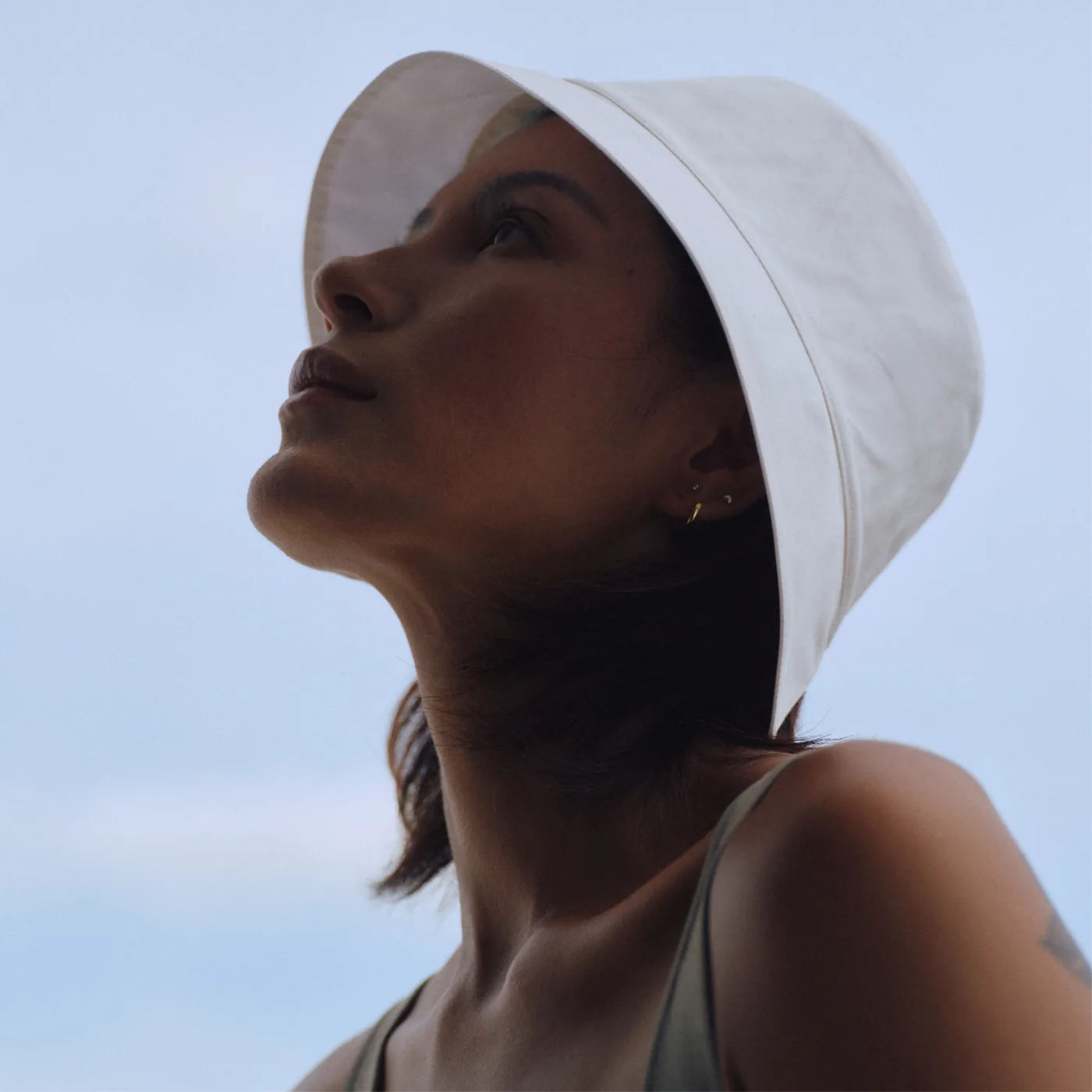 Echo — Sheer White