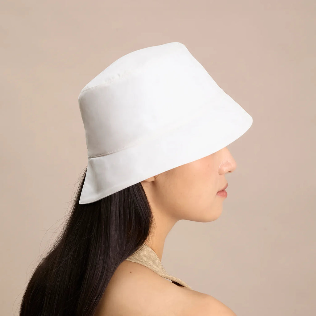 Echo — Sheer White