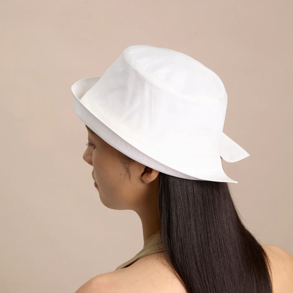 Echo — Sheer White