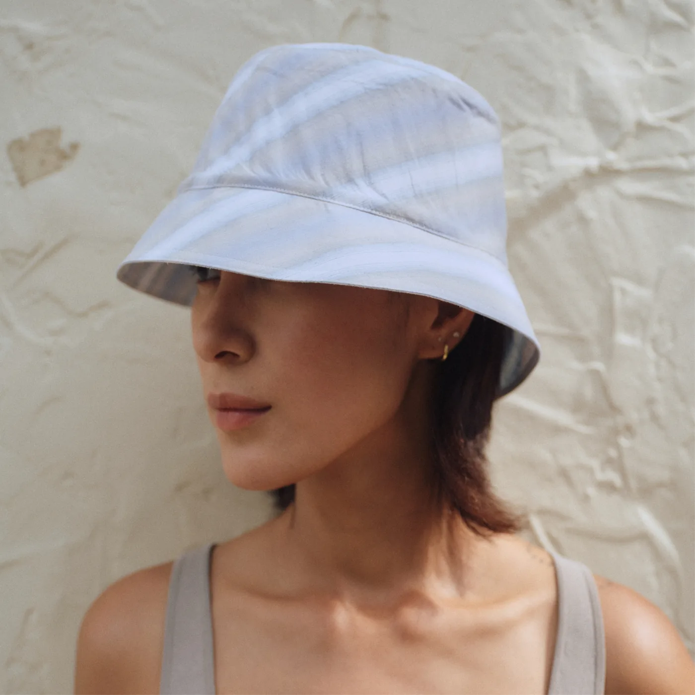 Echo — Blue-White Stripe
