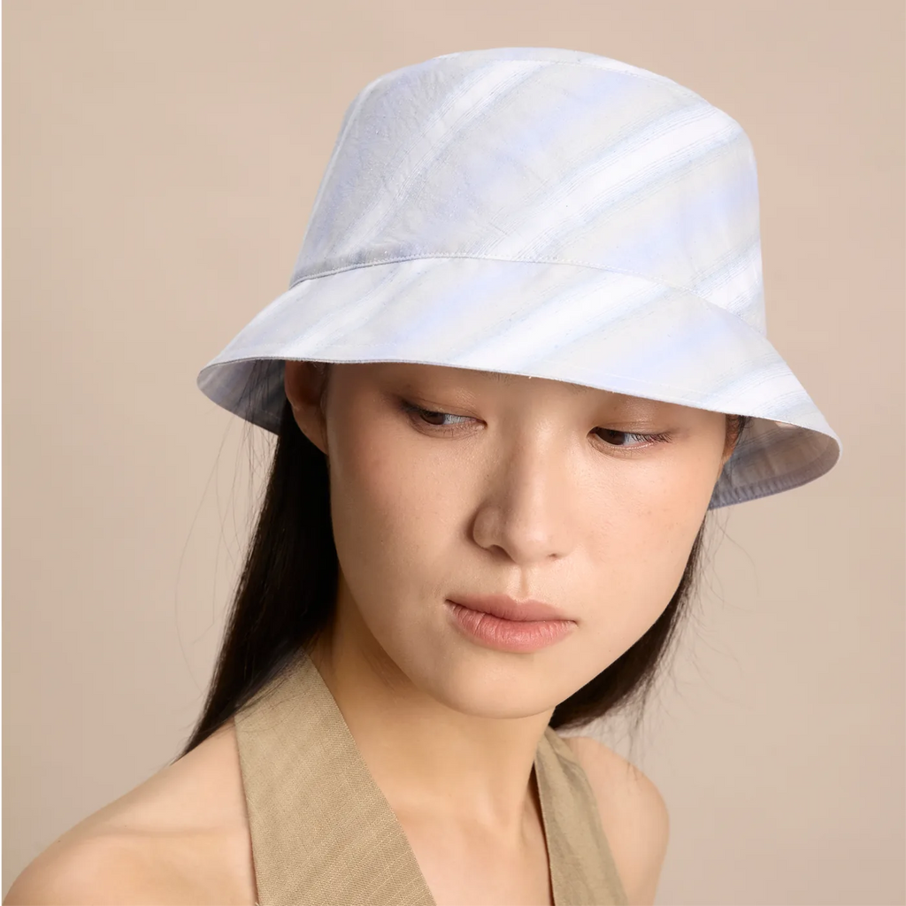 Echo — Blue-White Stripe