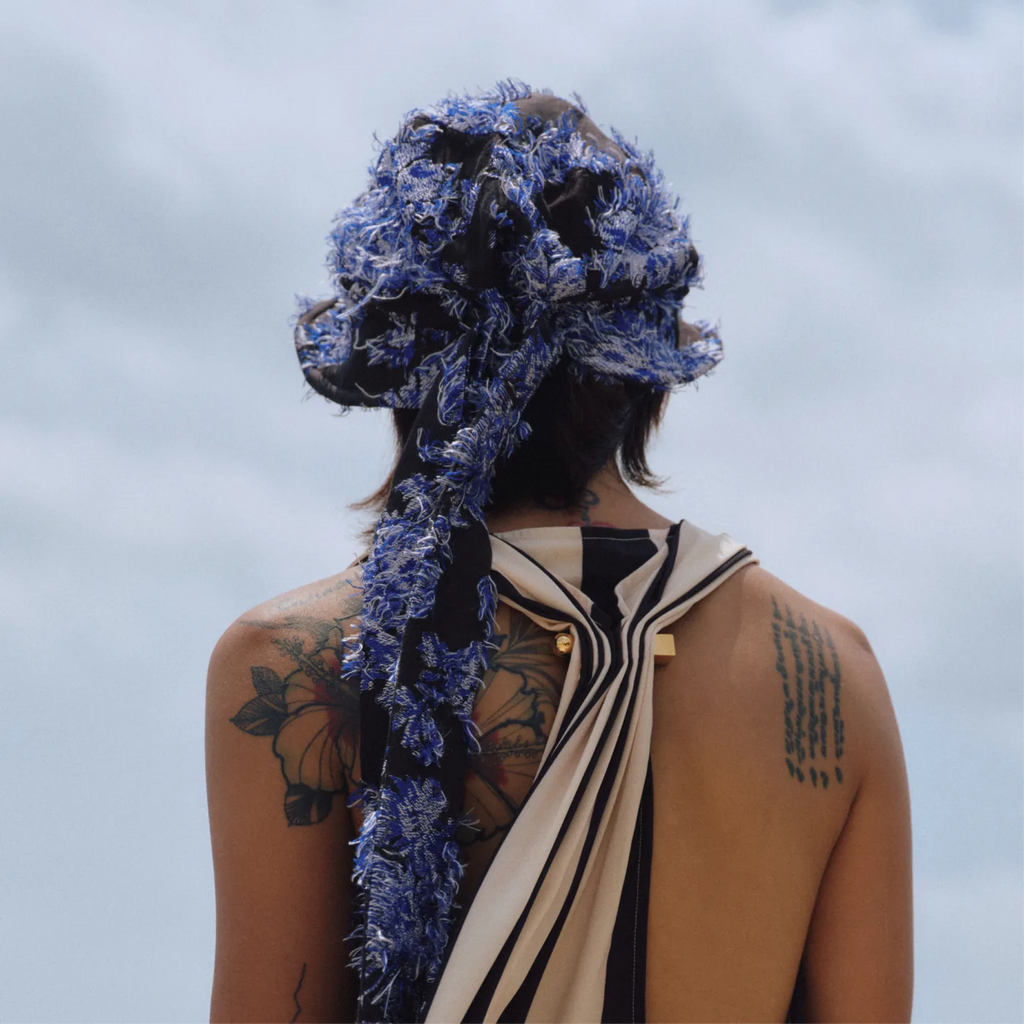 Wandering Verses — Swaying Silver-Blue