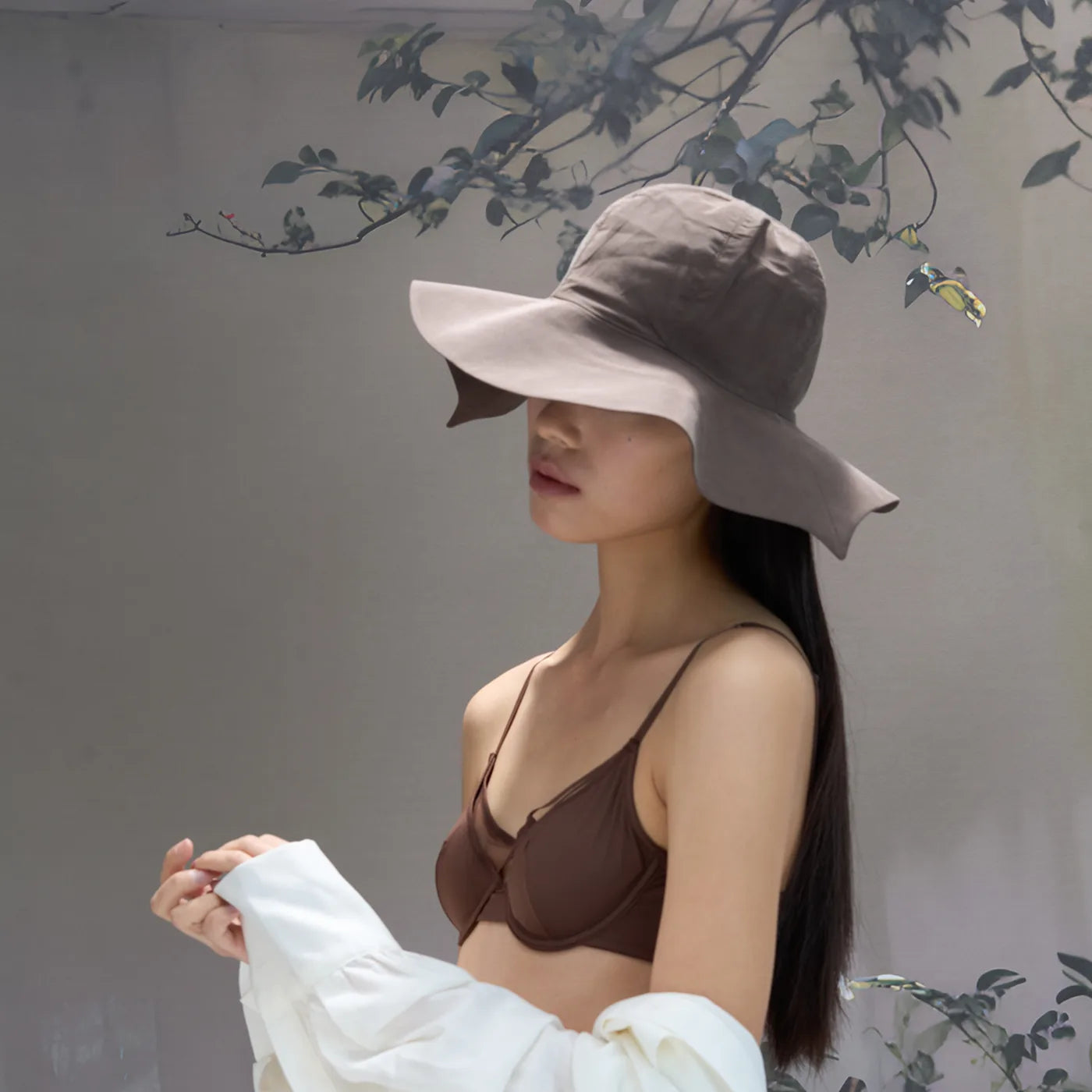 The Curve Paradox — Satin Brown