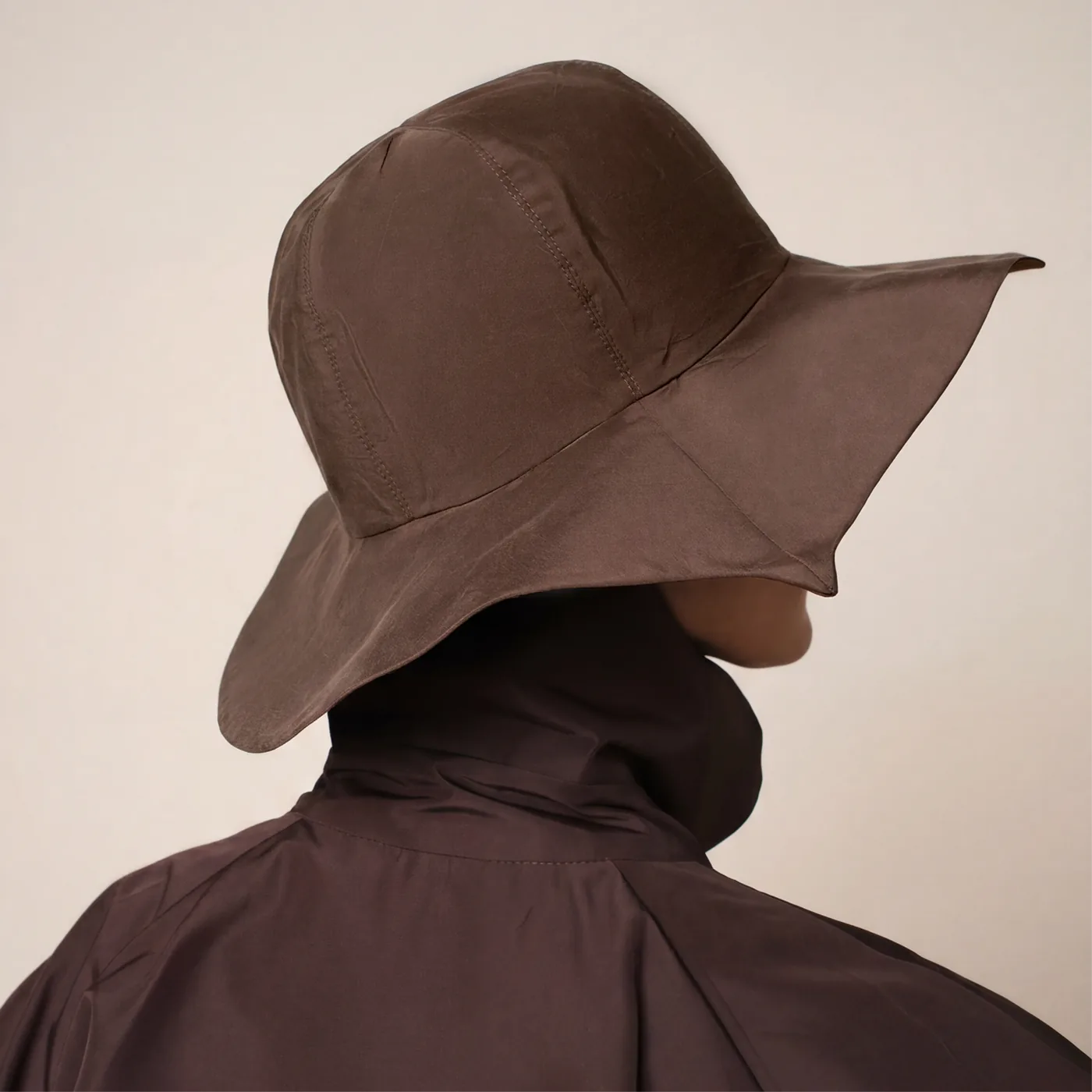 The Curve Paradox — Satin Brown