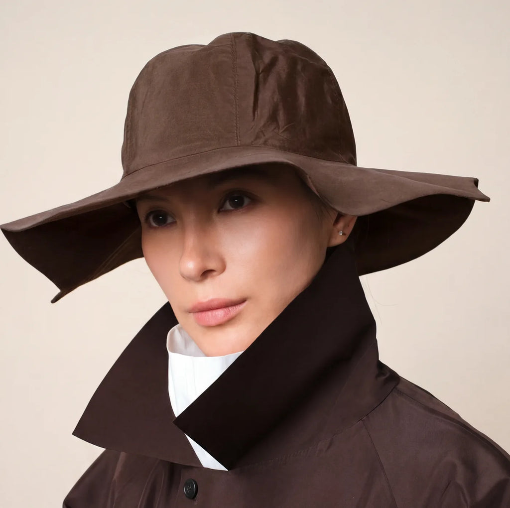 The Curve Paradox — Satin Brown