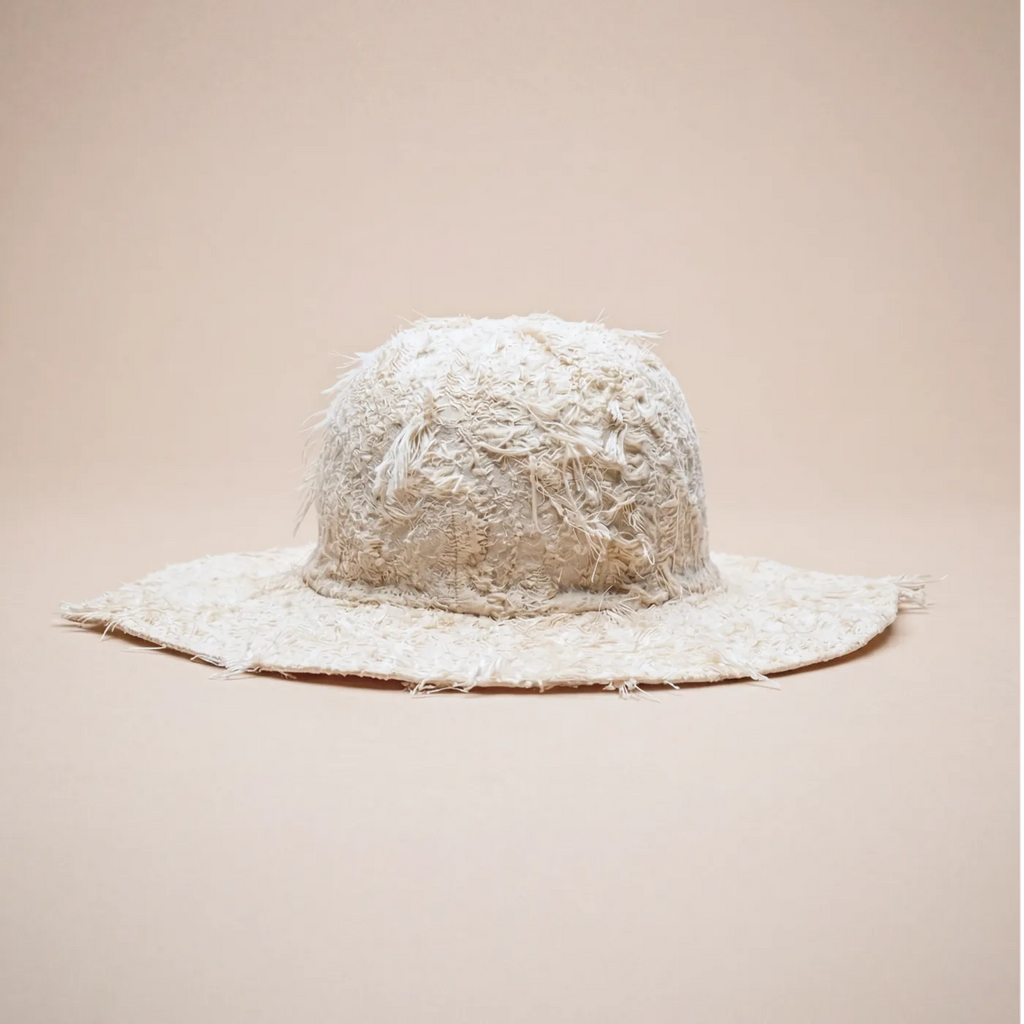 The Curve Paradox — Eggshell White (A)
