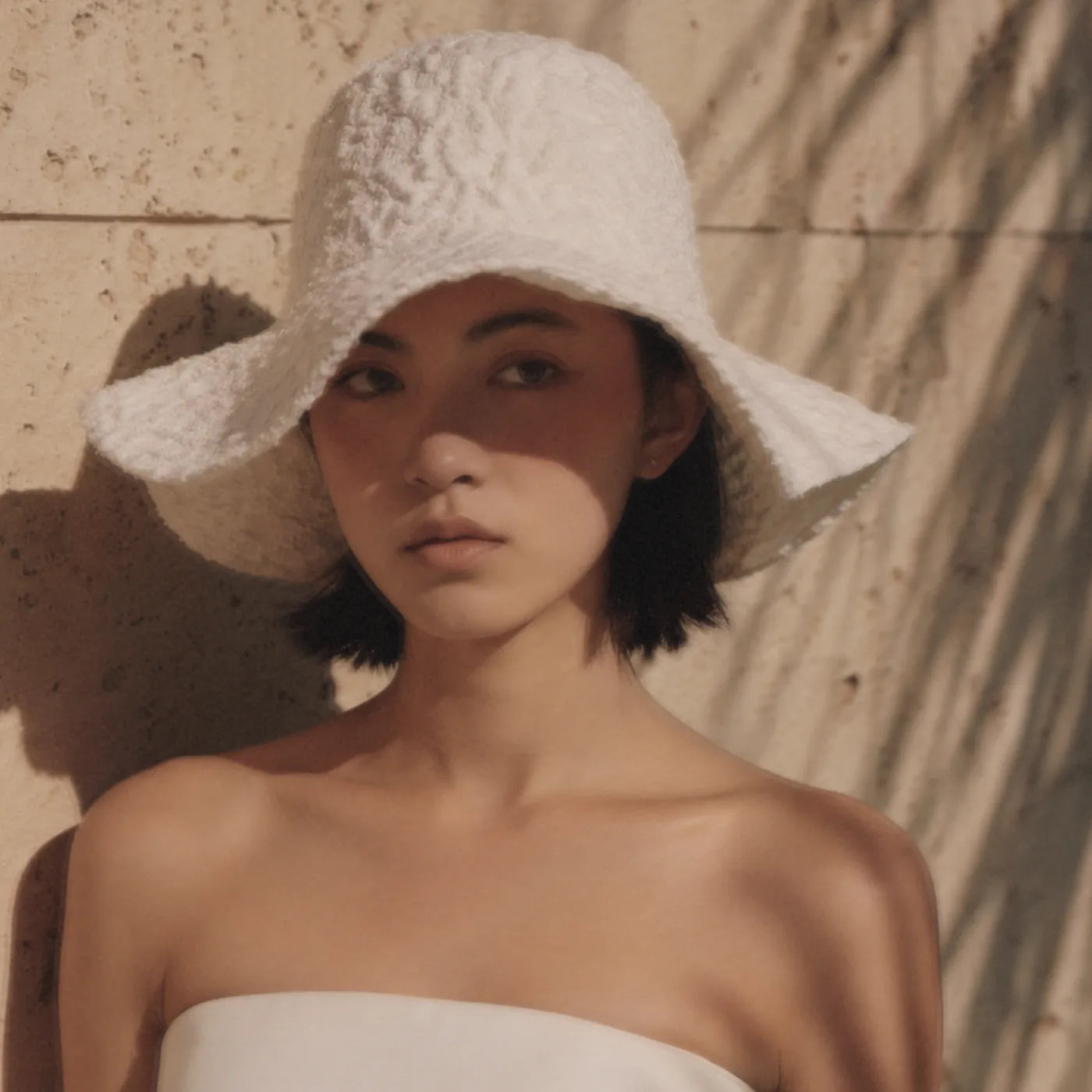 The Curve Paradox — Eggshell White (B)