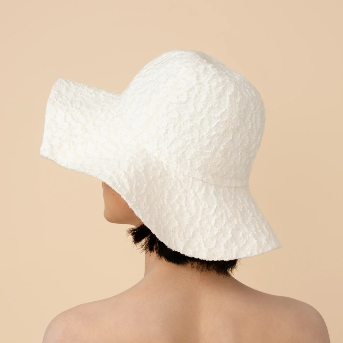 The Curve Paradox — Eggshell White (B)