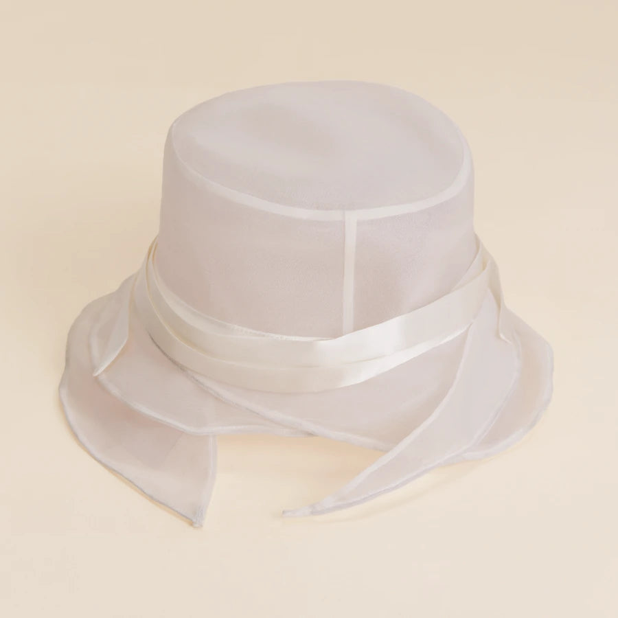la croissance — White Airy Veil Hat