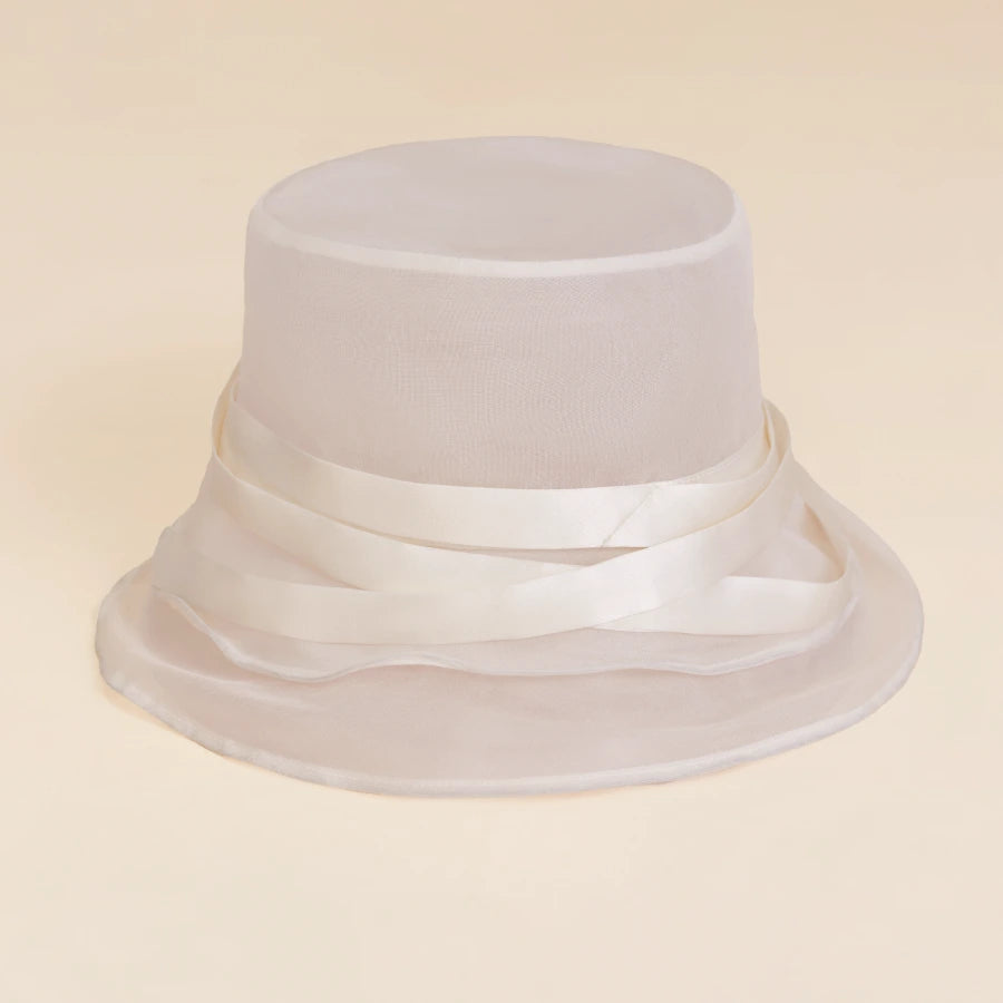 la croissance — White Airy Veil Hat