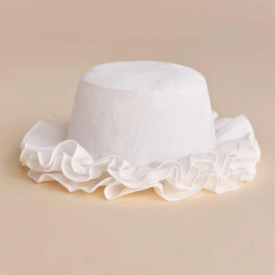 la croissance — White Petal Hat
